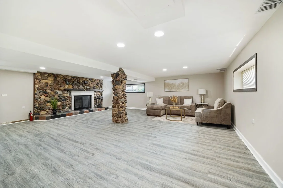 Photo of 564 W Harrison Road