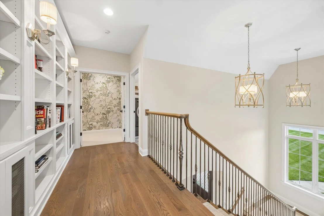 Photo of 1561 Hawthorne Lane