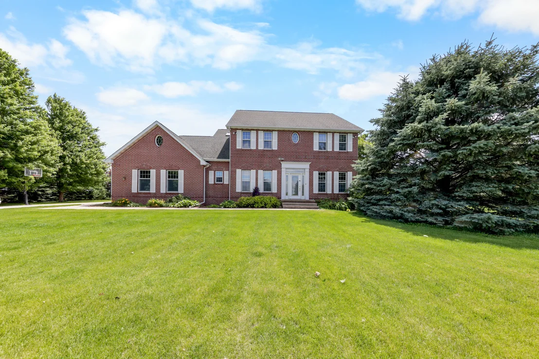 Photo of 5535 Airport Road