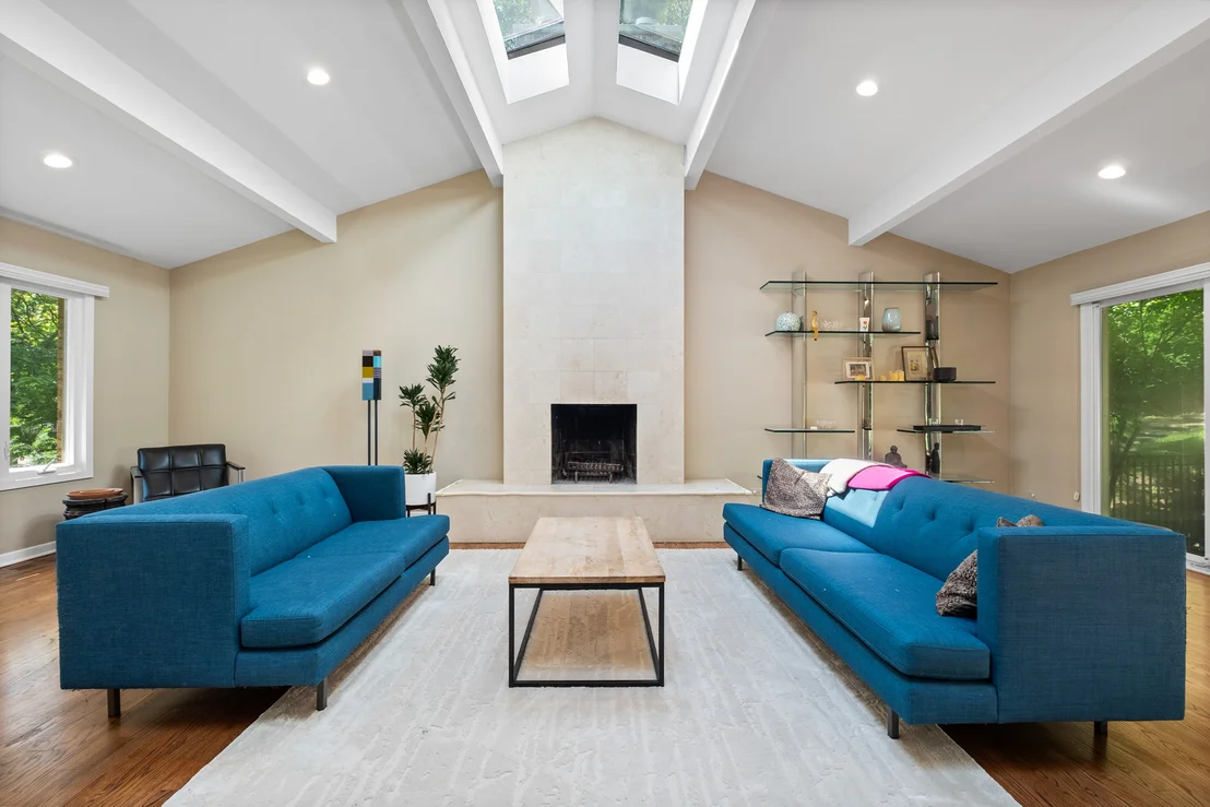 Photo of 559 Hillside Drive