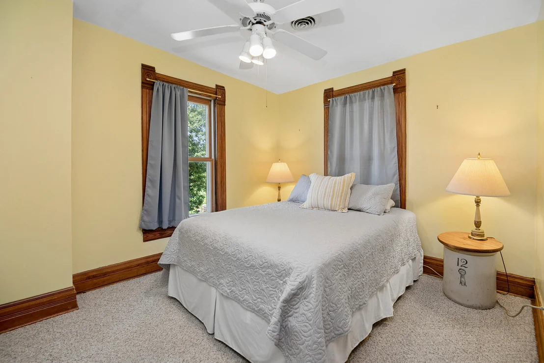 Photo of 125 W 1st Avenue