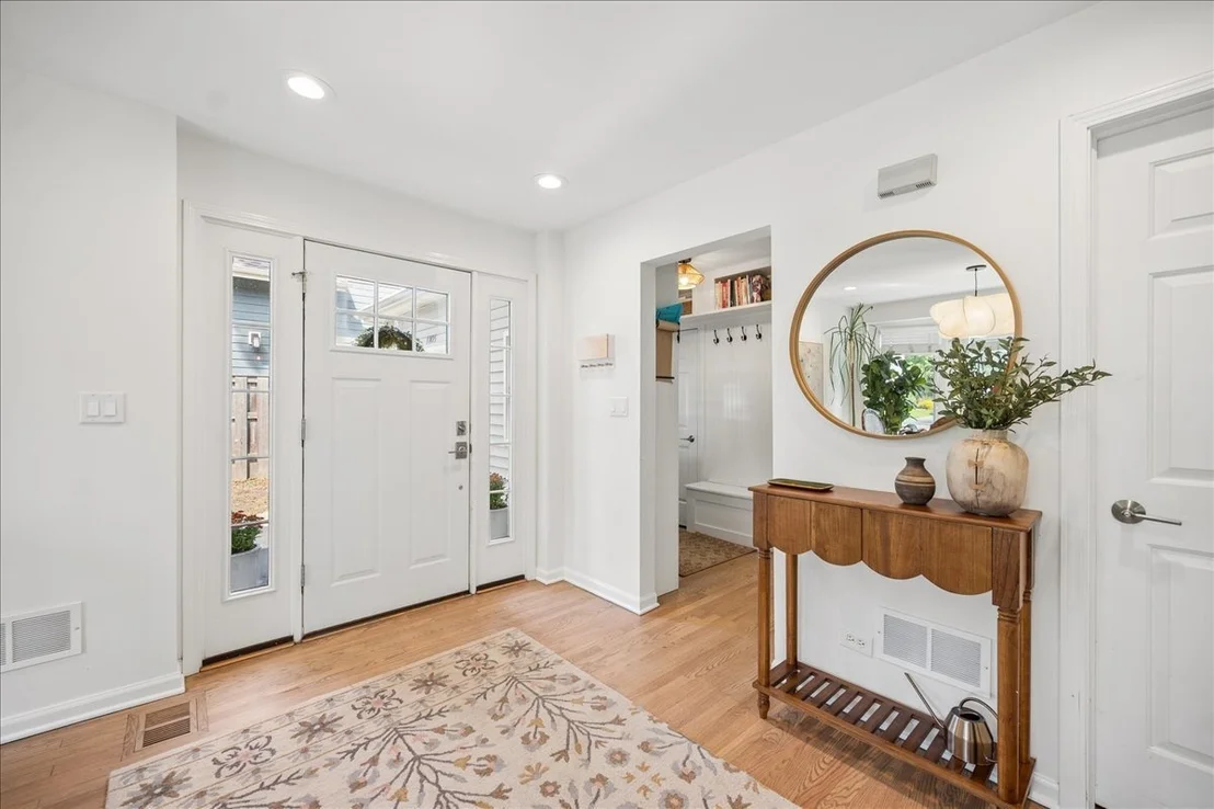 Photo of 1105 Blackthorn Lane