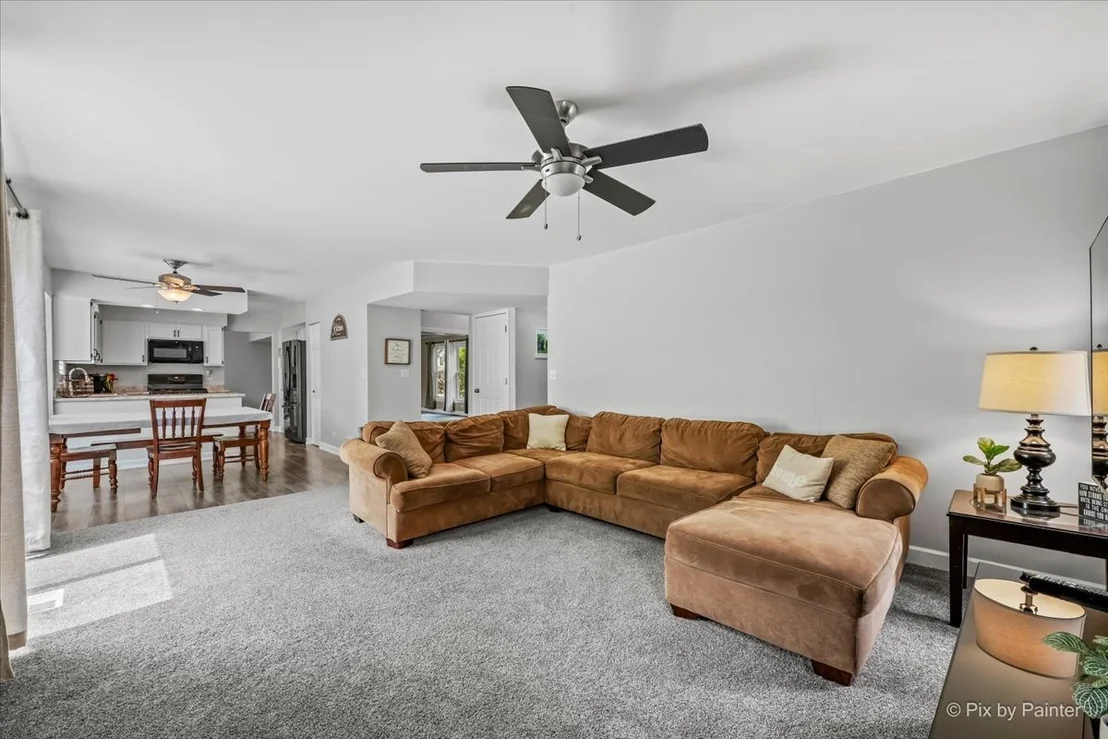 Photo of 658 WAINSFORD Drive