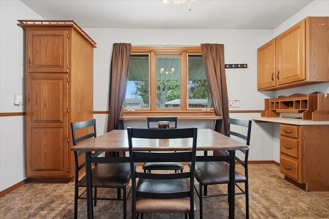 Photo of 912 Parmon Road