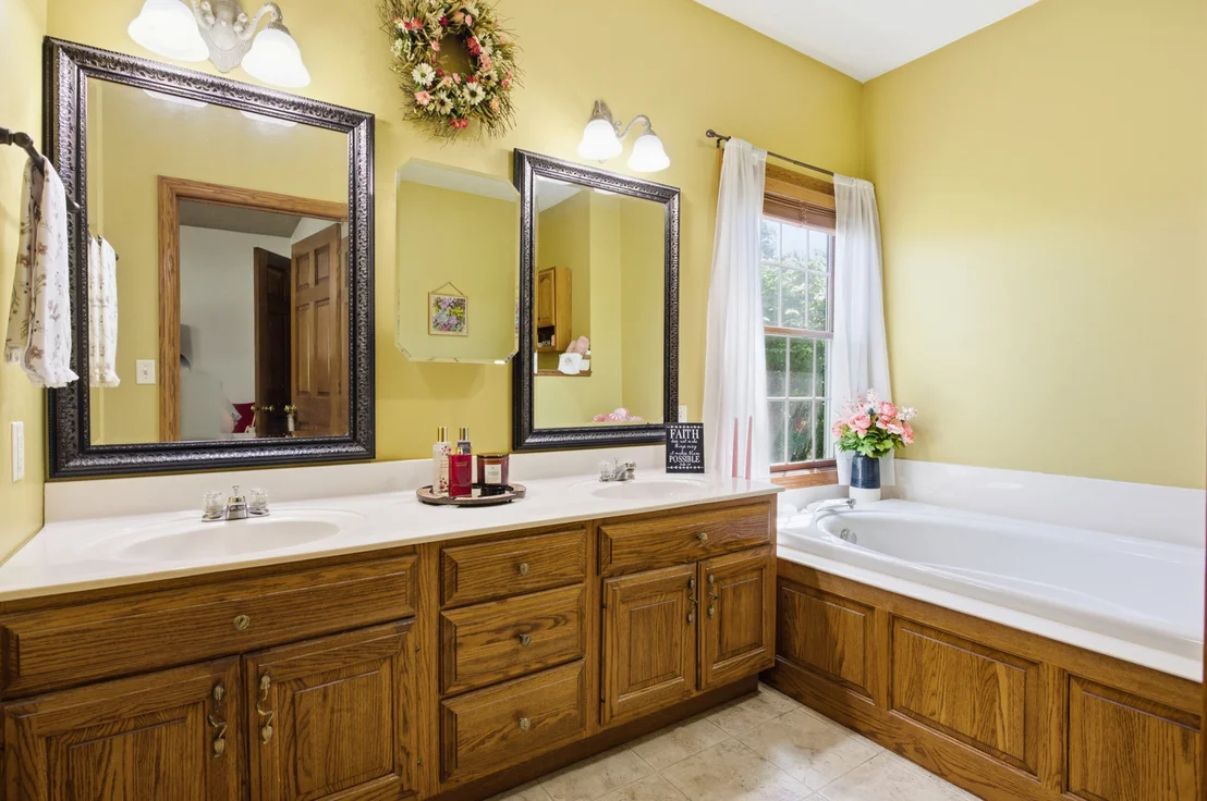 Photo of 2102 Laurel Park Place