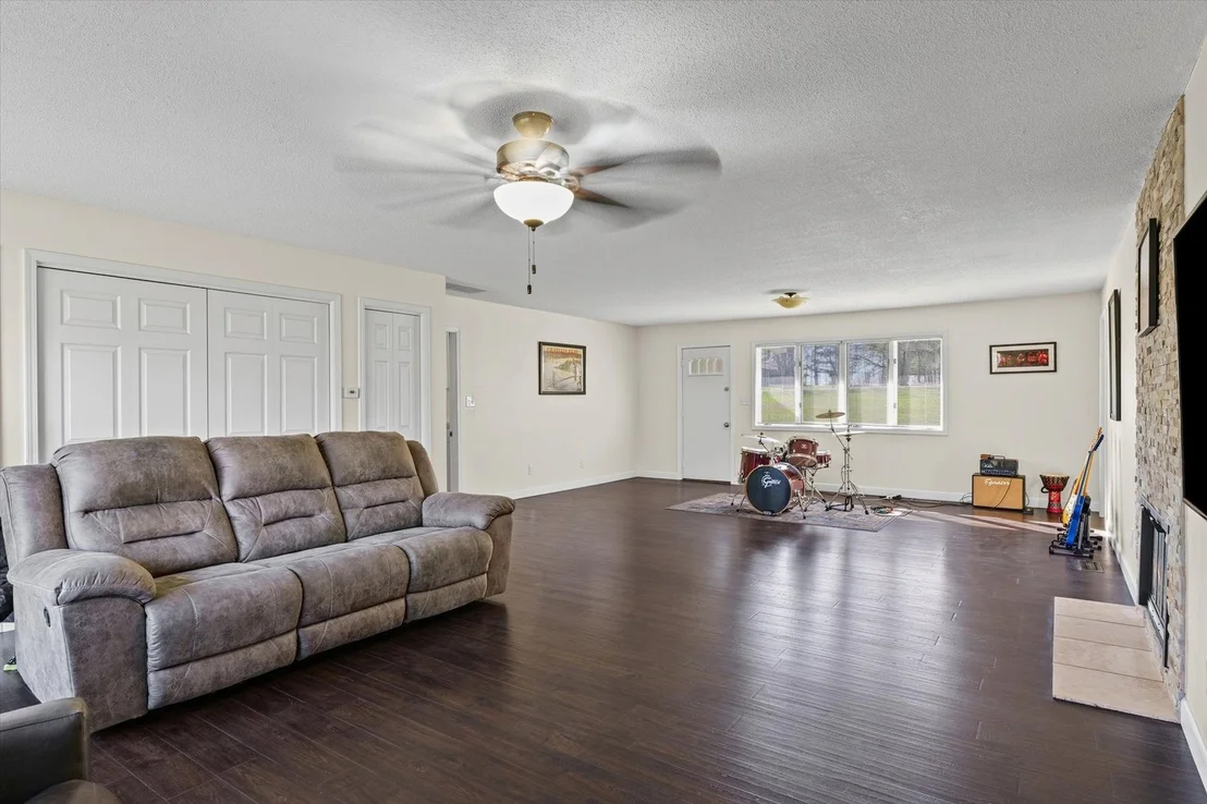 Photo of 1902 Golf Drive