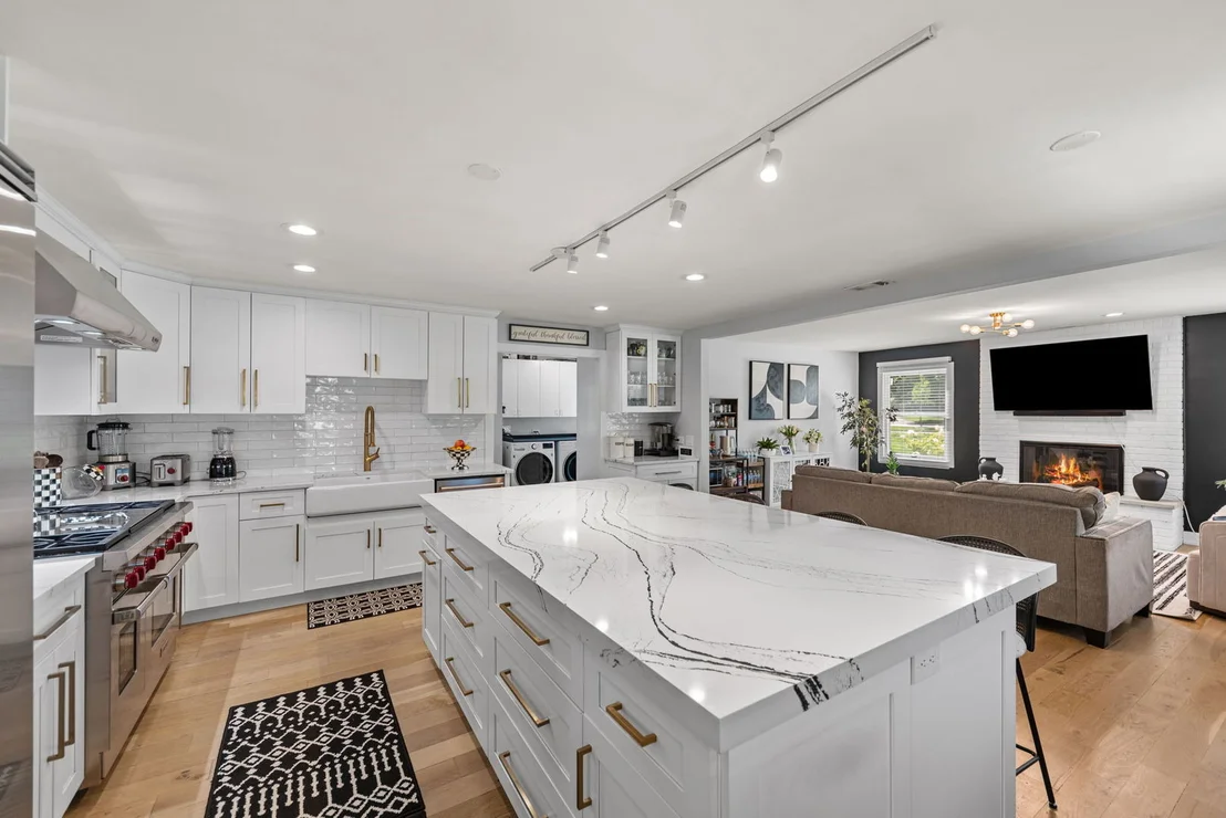Photo of 1195 Longmeadow Road