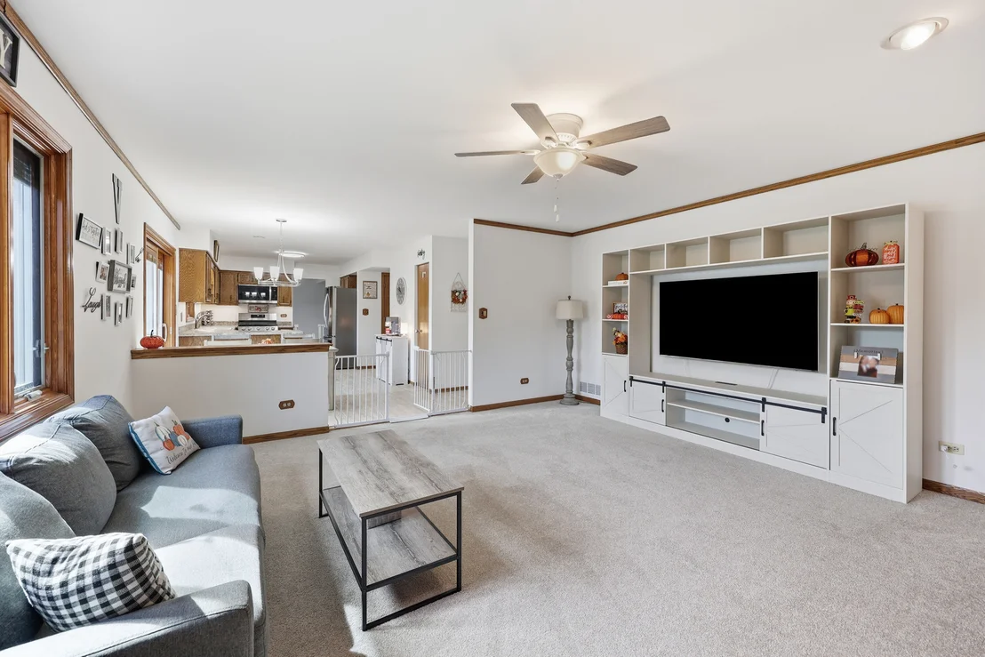 Photo of 655 Crest Drive