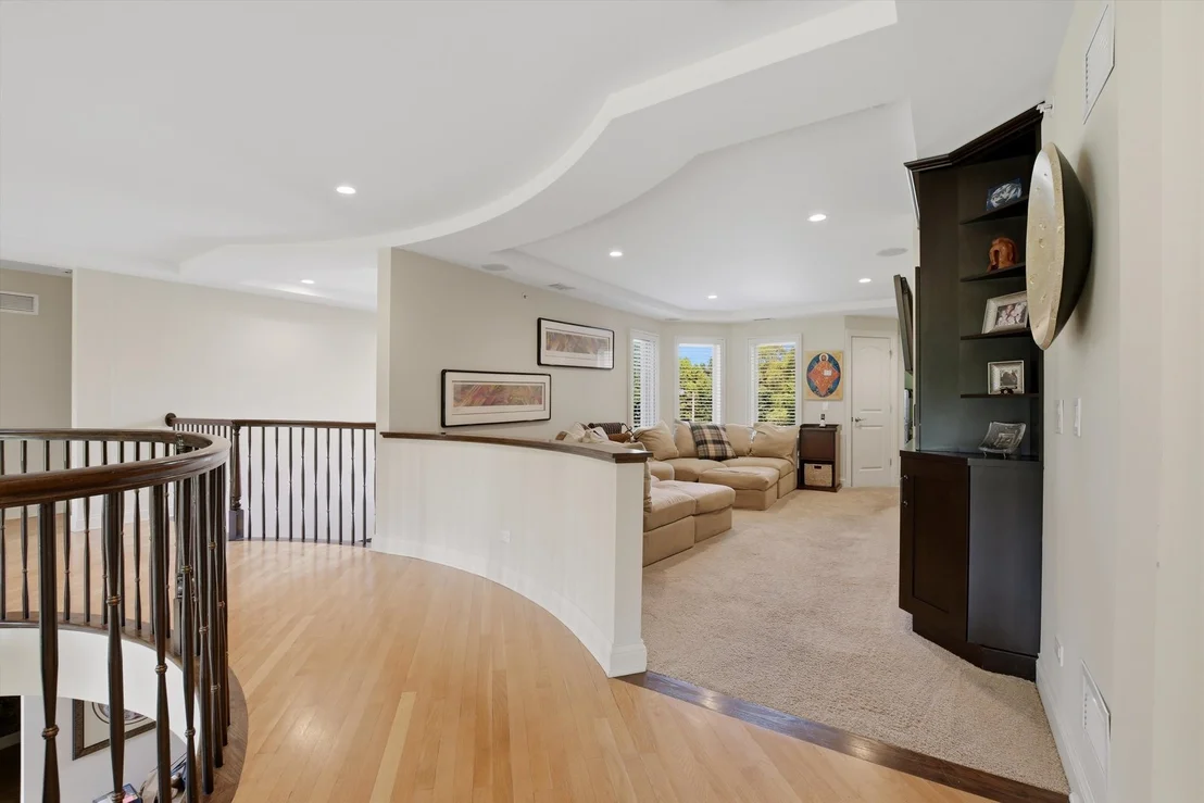 Photo of 809 Edgemont Lane