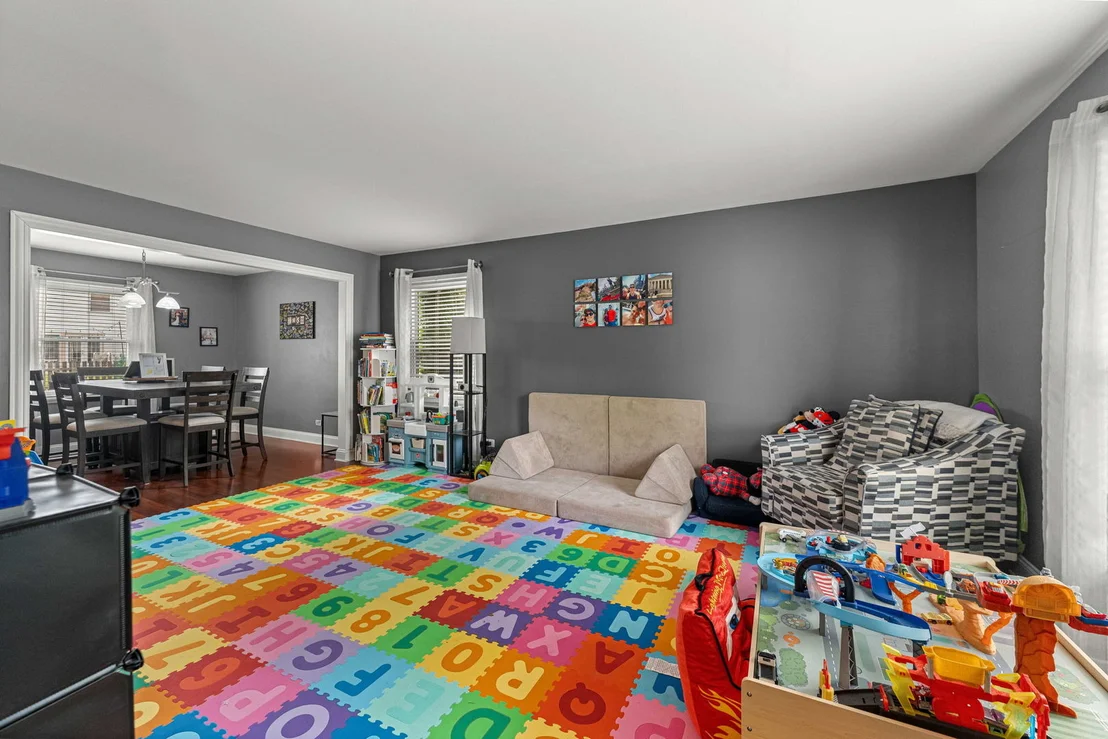Photo of 431 NEWPORT Drive