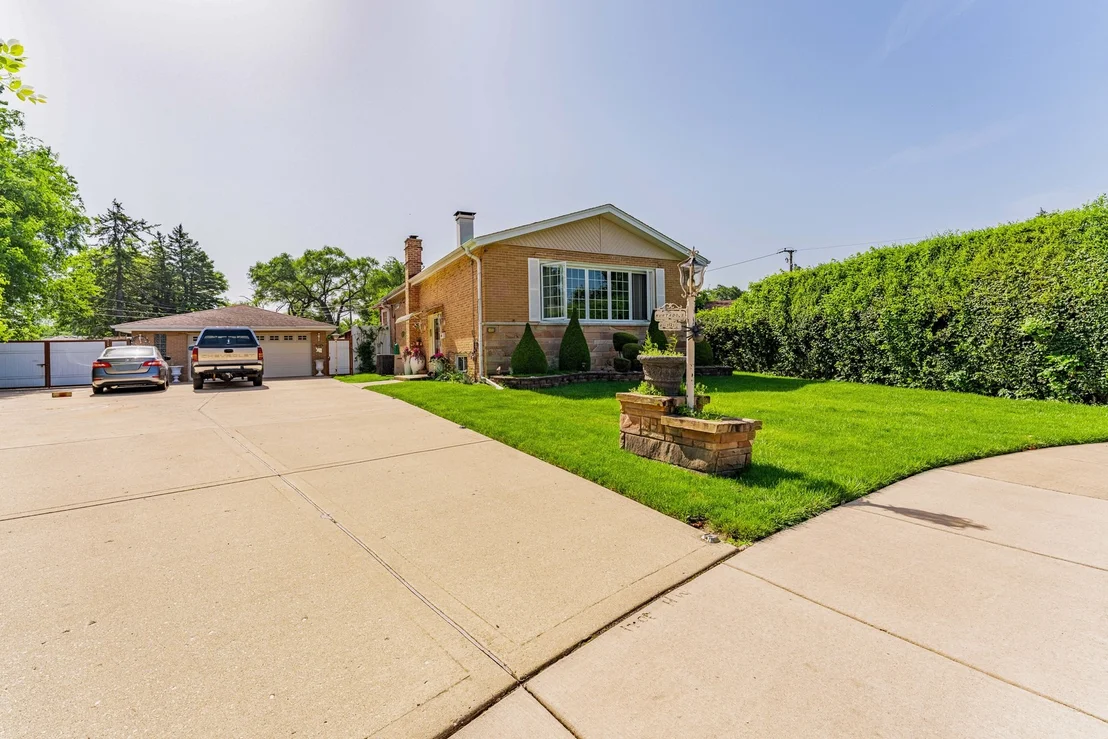 Photo of 433 E Cherry Hill Drive