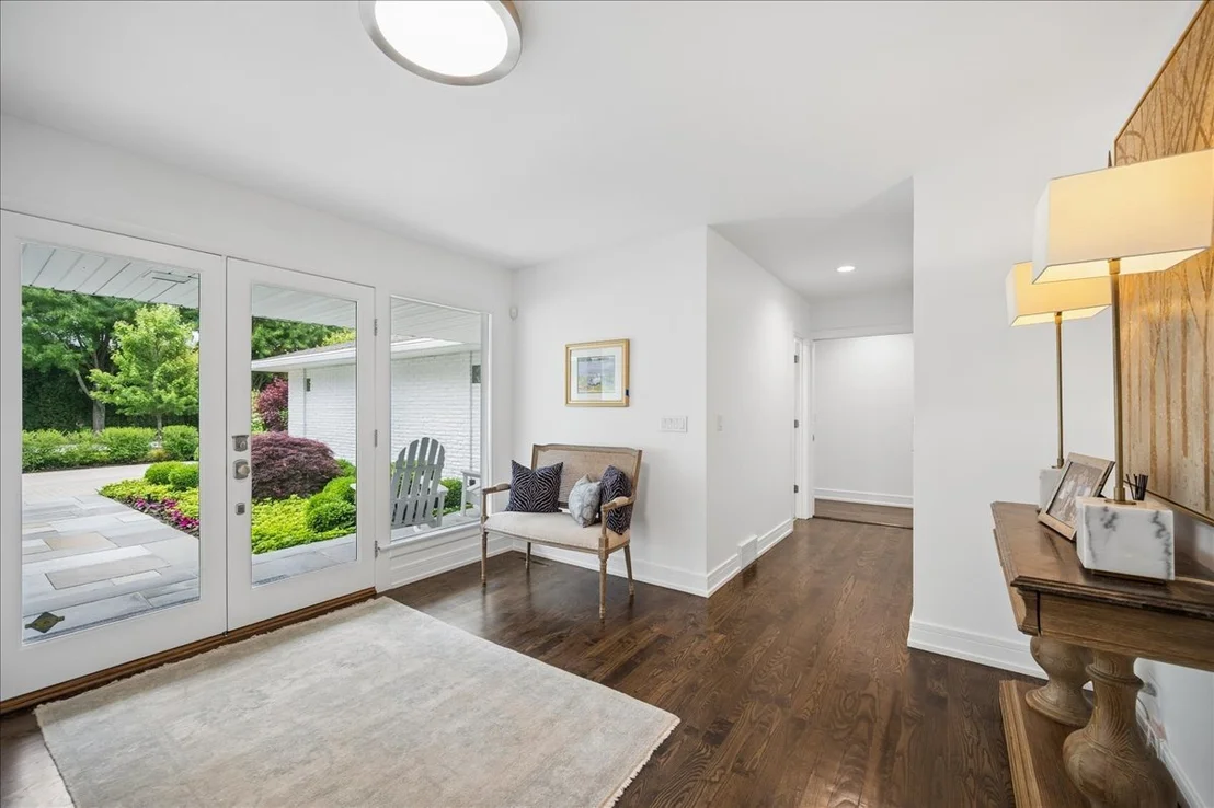 Photo of 920 Pine Tree Lane