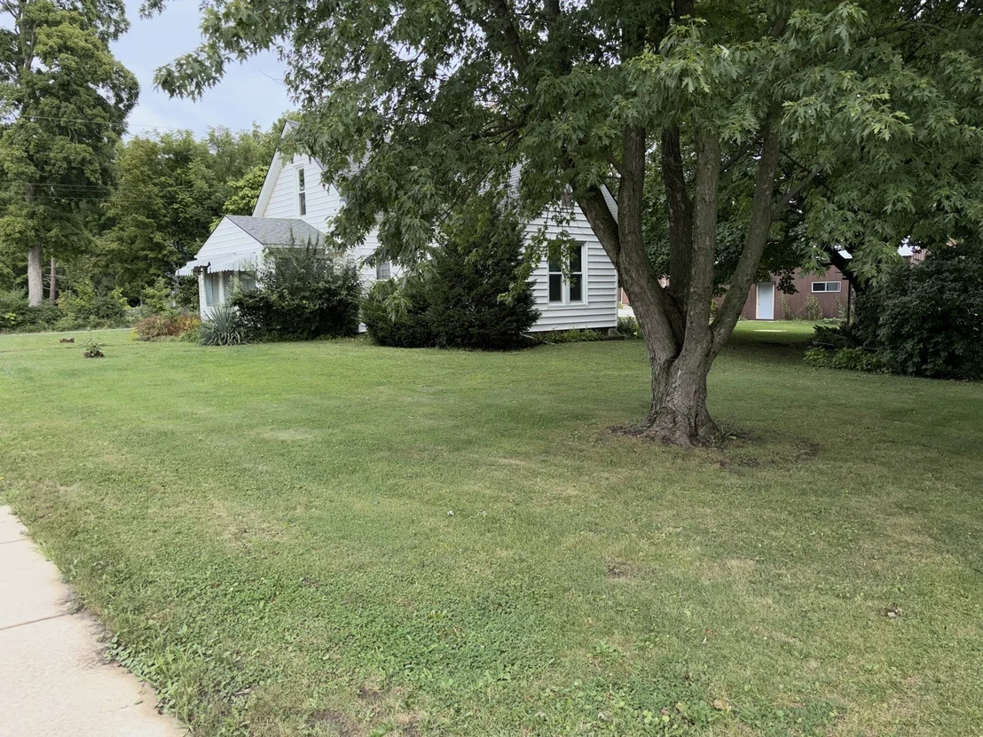 Photo of 211 N Seminary Street