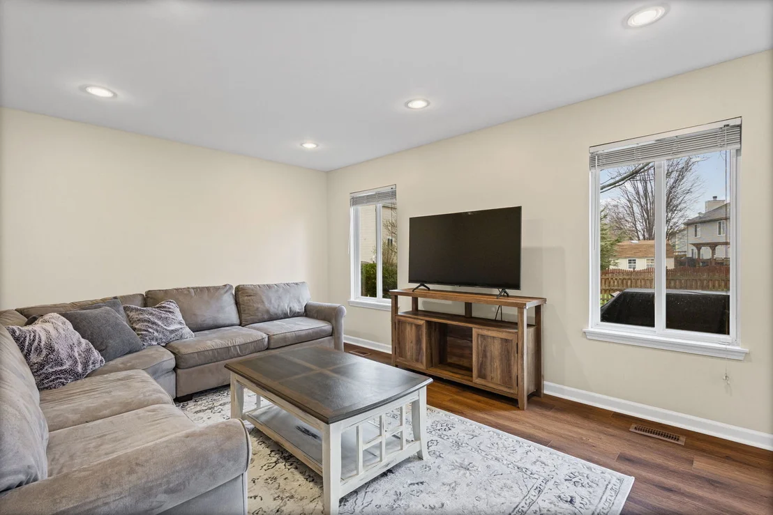 Photo of 1060 Selma Lane