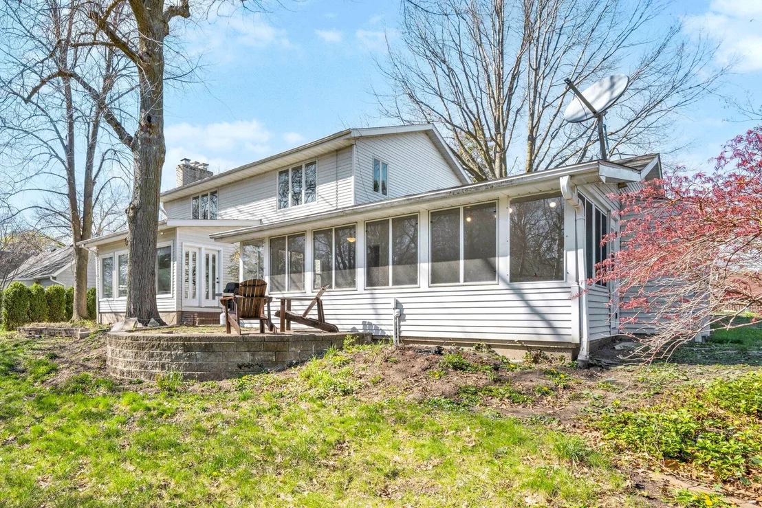 Photo of 903 Crestline Drive