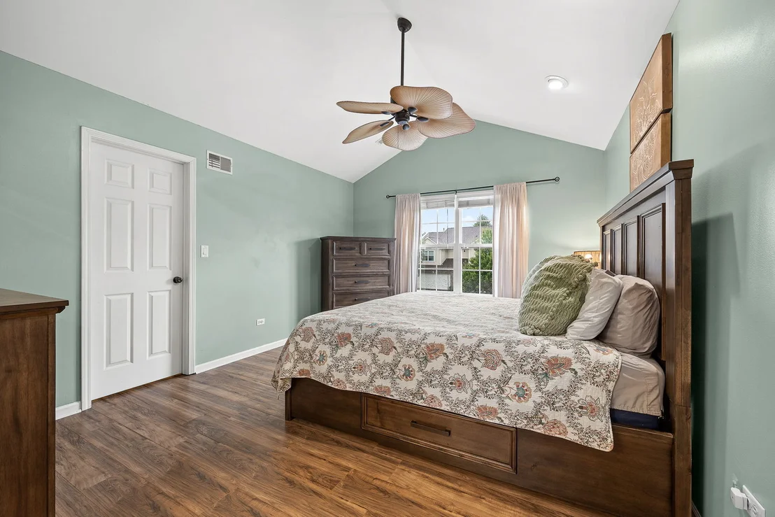 Photo of 347 Gladstone Lane