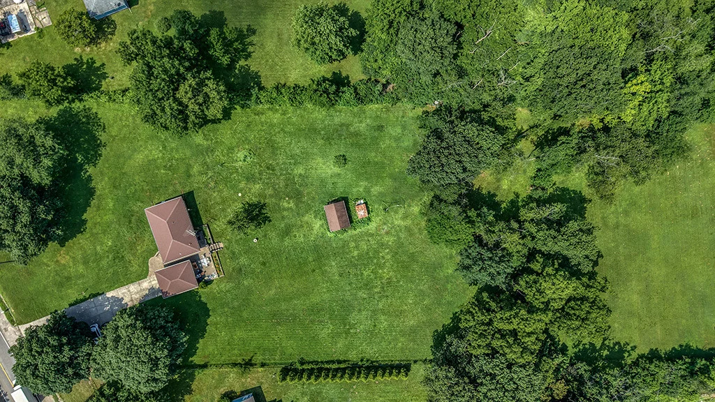 Photo of 2115 MAPLE Road