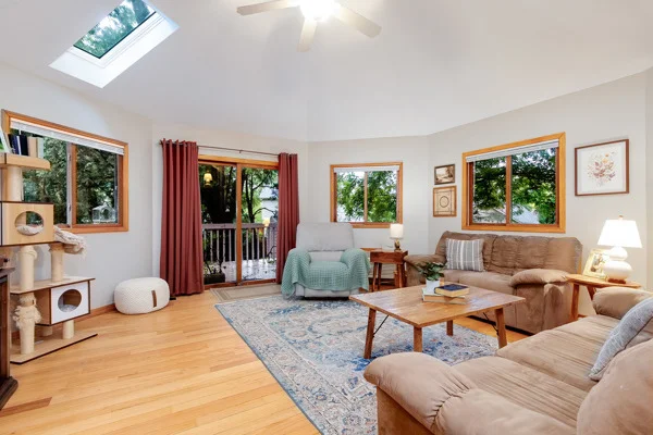 Photo of 143 Camelot Way