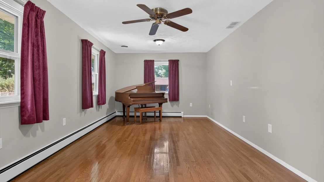 Photo of 305 Centennial Avenue