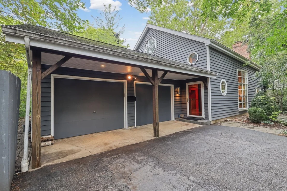 Photo of 802 La Sell Drive