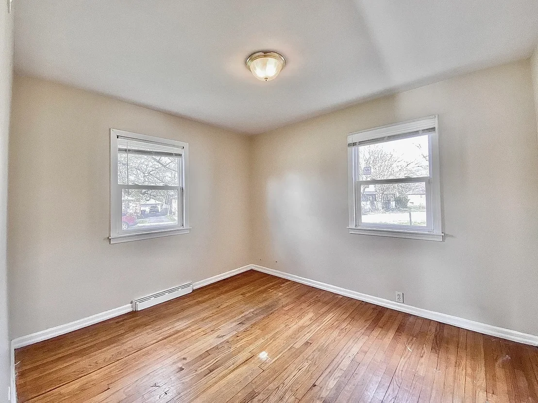 Photo of 306 Calumet Boulevard
