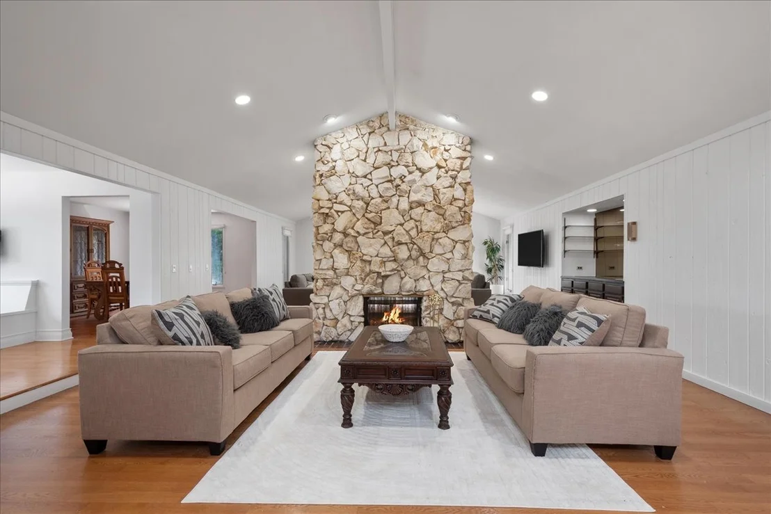 Photo of 2821 Covert Road