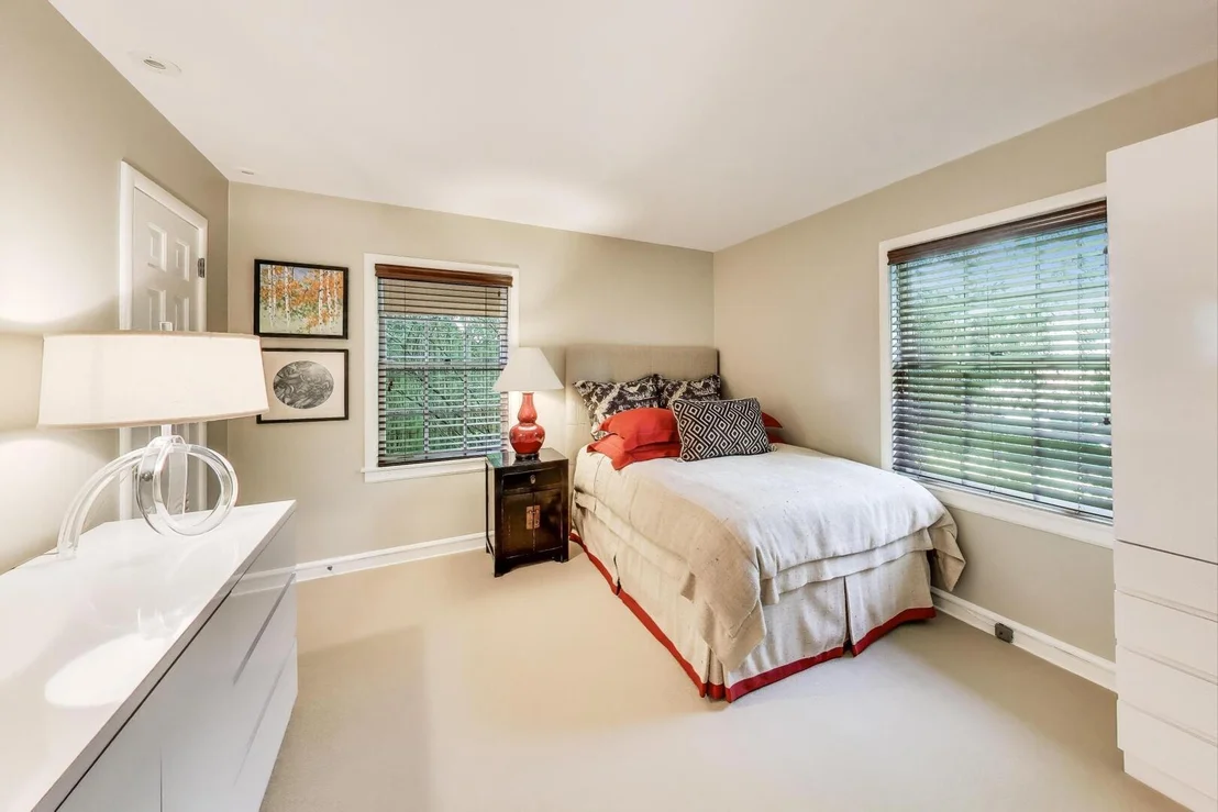 Photo of 1076 Old Elm Lane