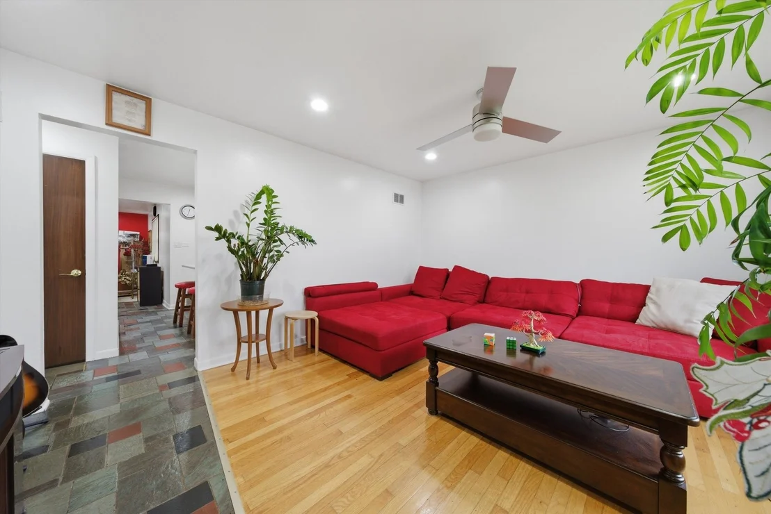 Photo of 1 N EDWARD Street
