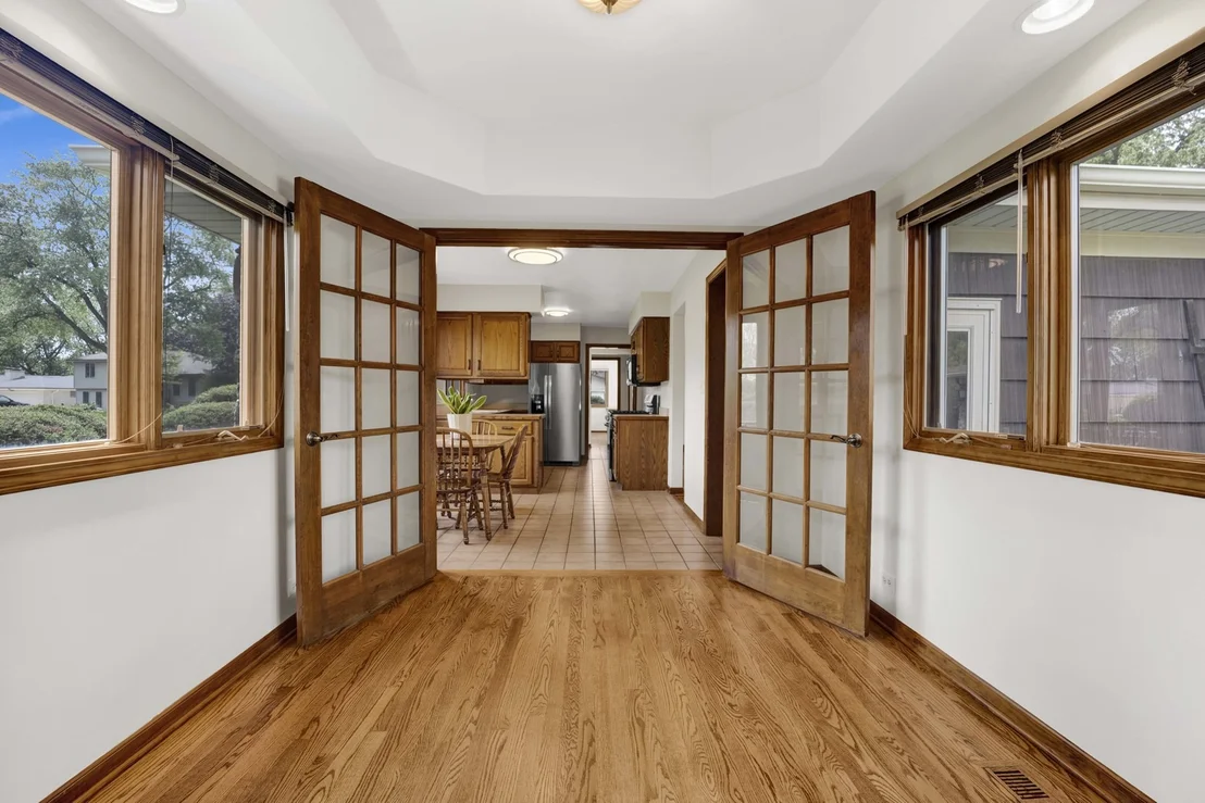Photo of 18W724 20th Place