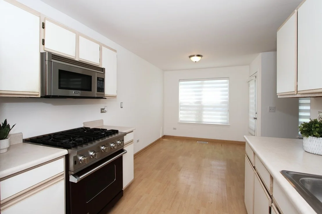 Photo of Unit A at 400 Woodview Circle
