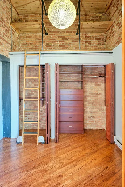 Photo of Unit 446 at 1000 W Washington Boulevard
