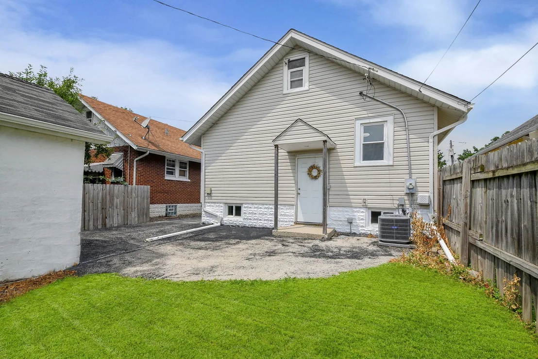 Photo of 935 4th Avenue