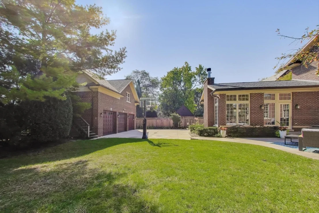 Photo of 547 JACKSON Avenue