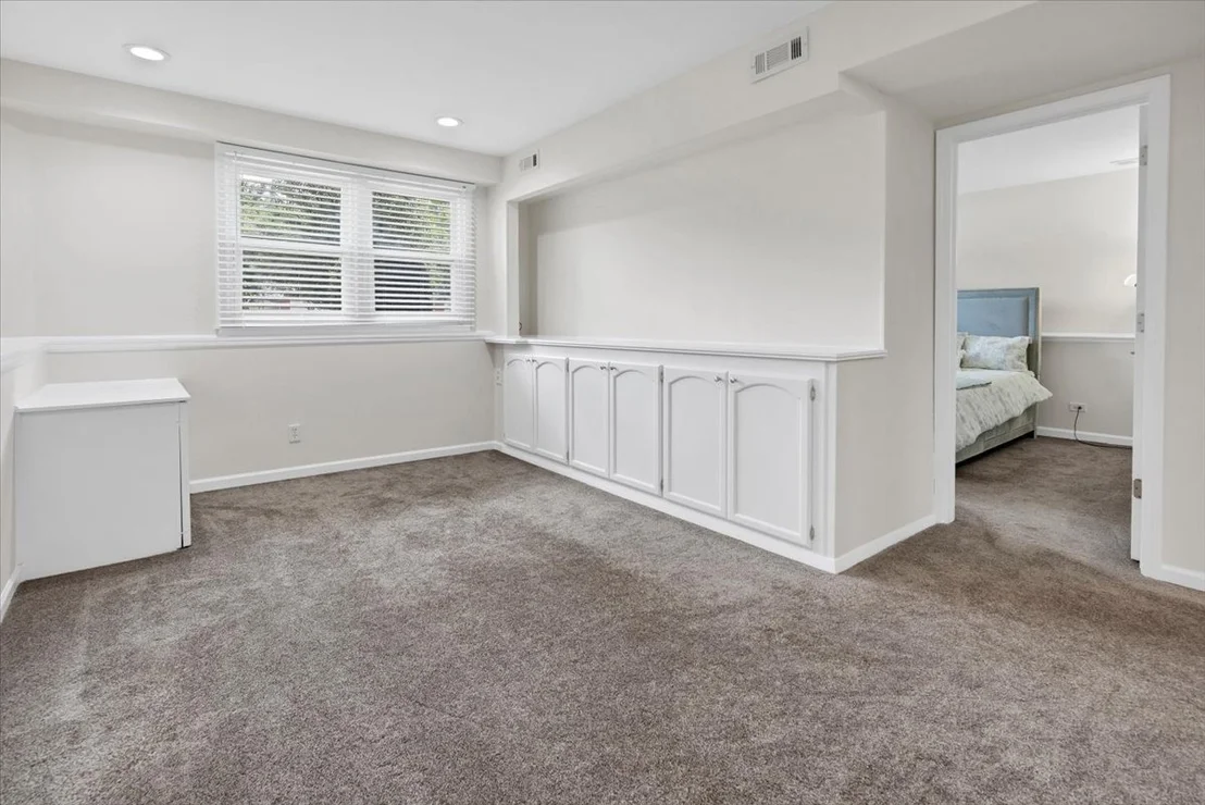 Photo of 1820 Claremont Road