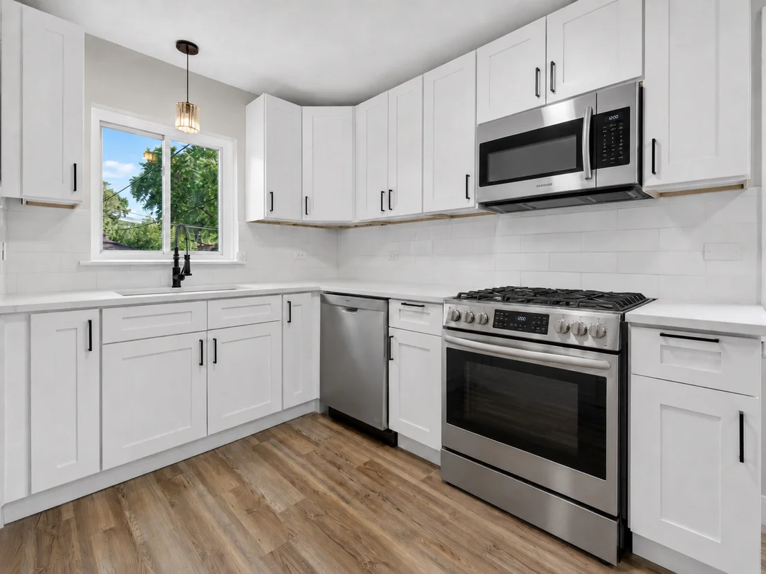 Photo of 114 W 126th Place