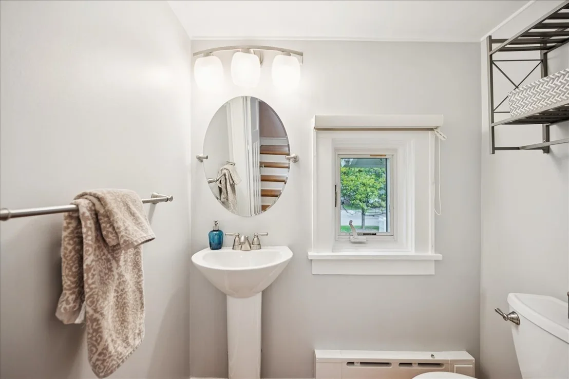 Photo of 972 Elm Street