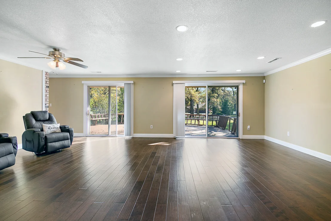 Photo of 1305 OAKTREE Lane