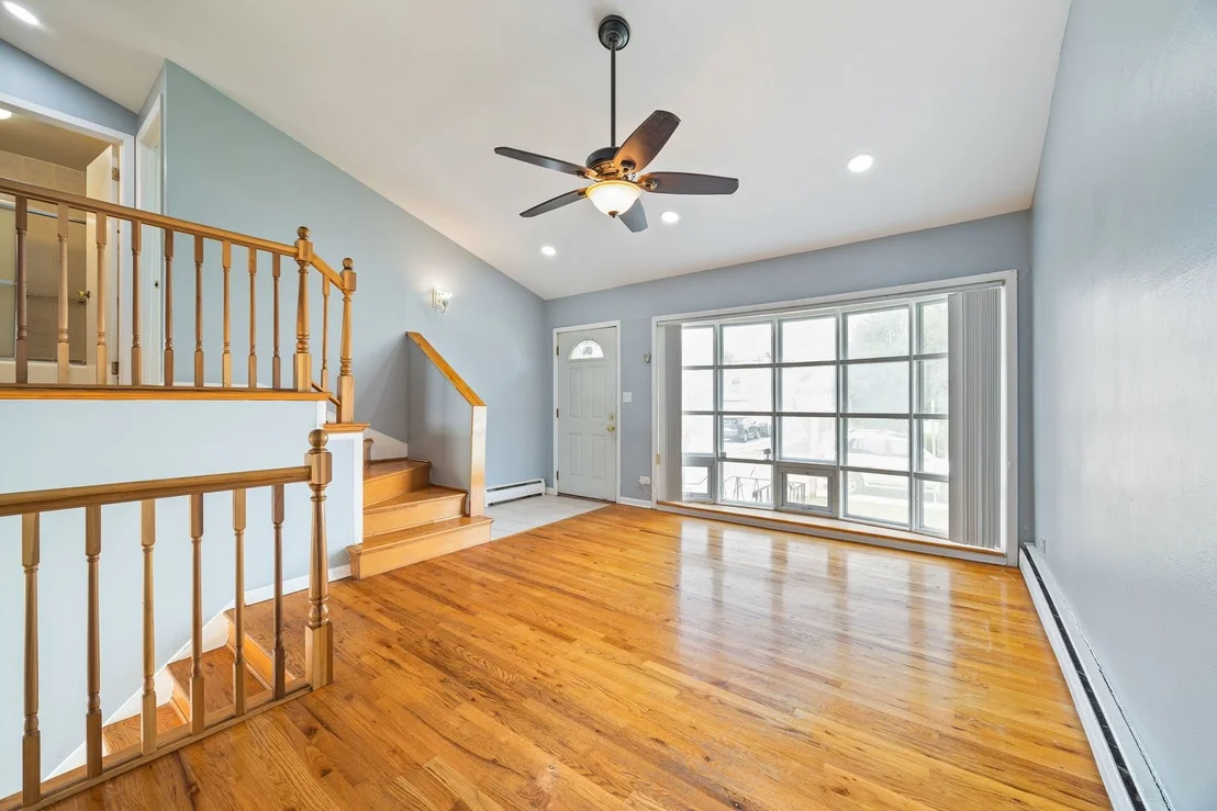 Photo of 8837 Robin Drive