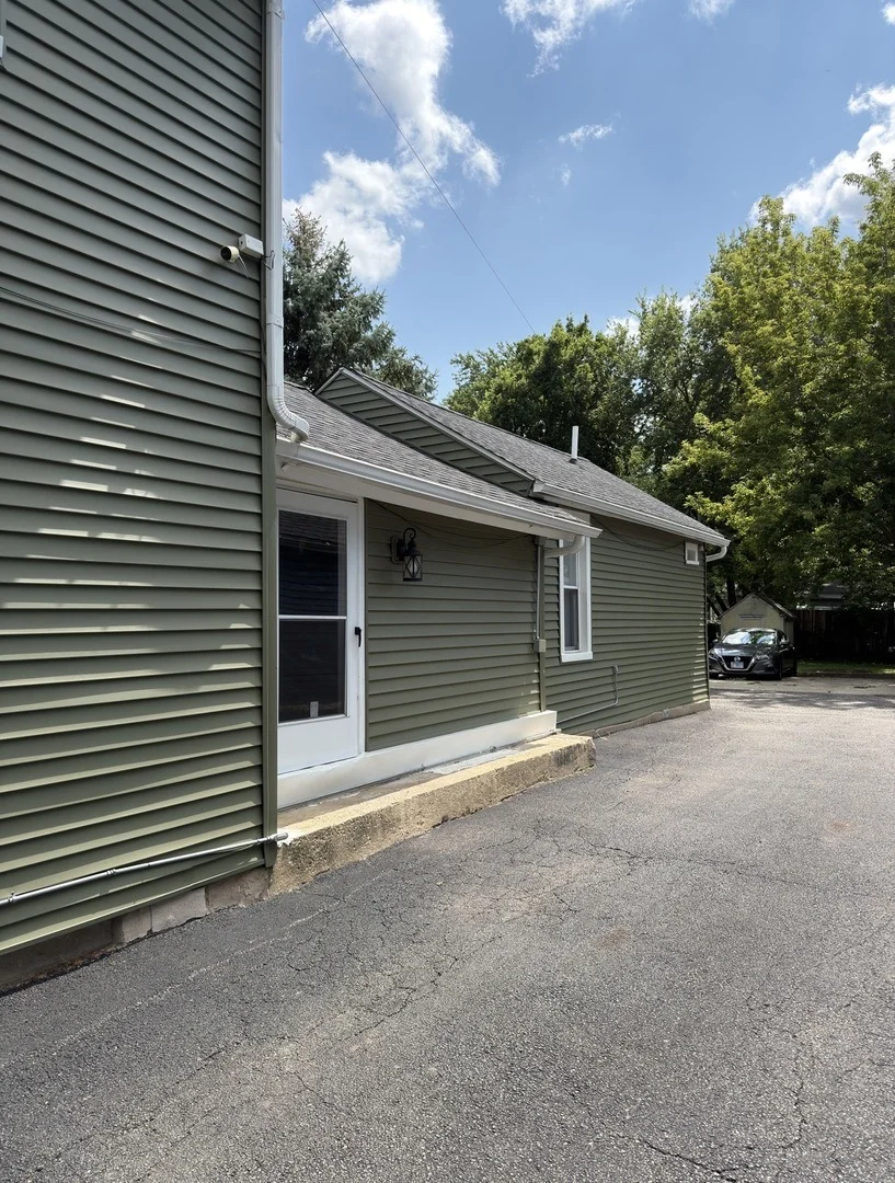 Photo of 727 Superior Street
