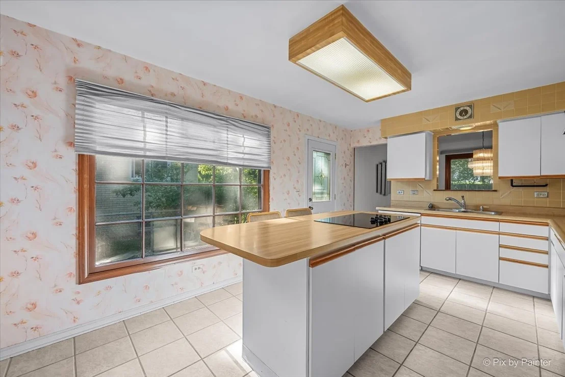 Photo of 602 E Hackberry Drive