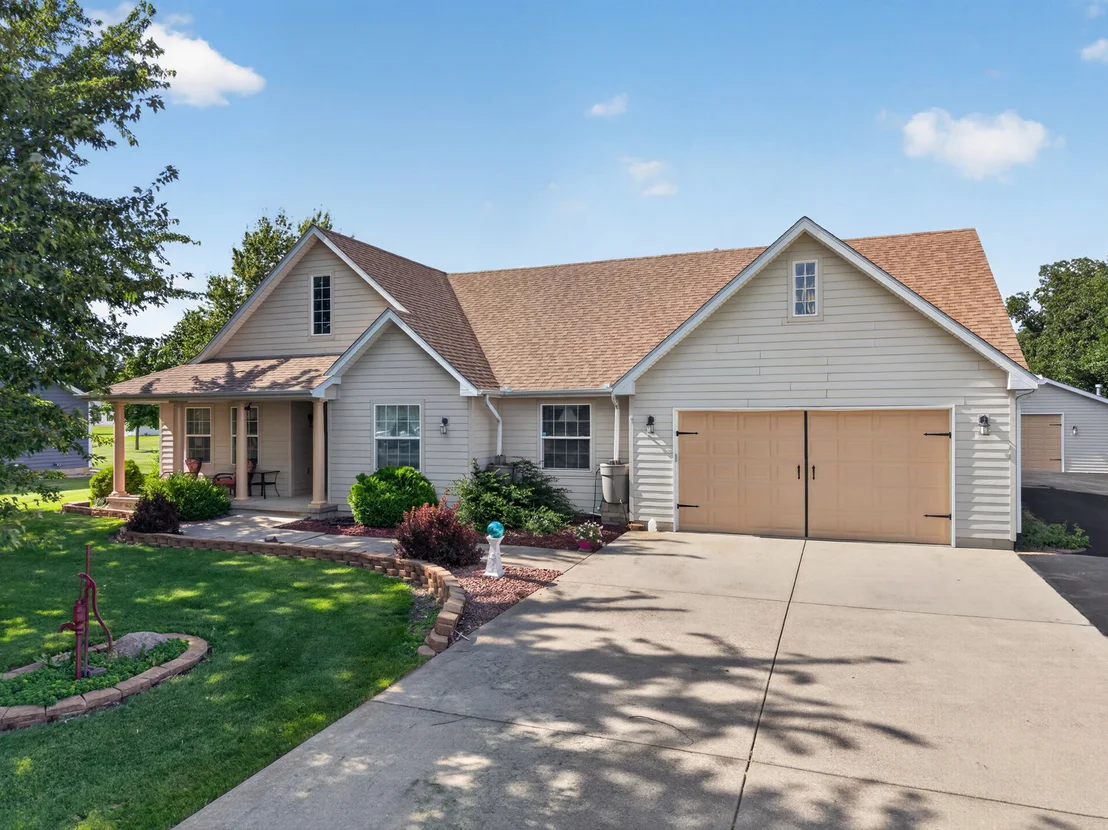 Photo of 701 Forrest Drive