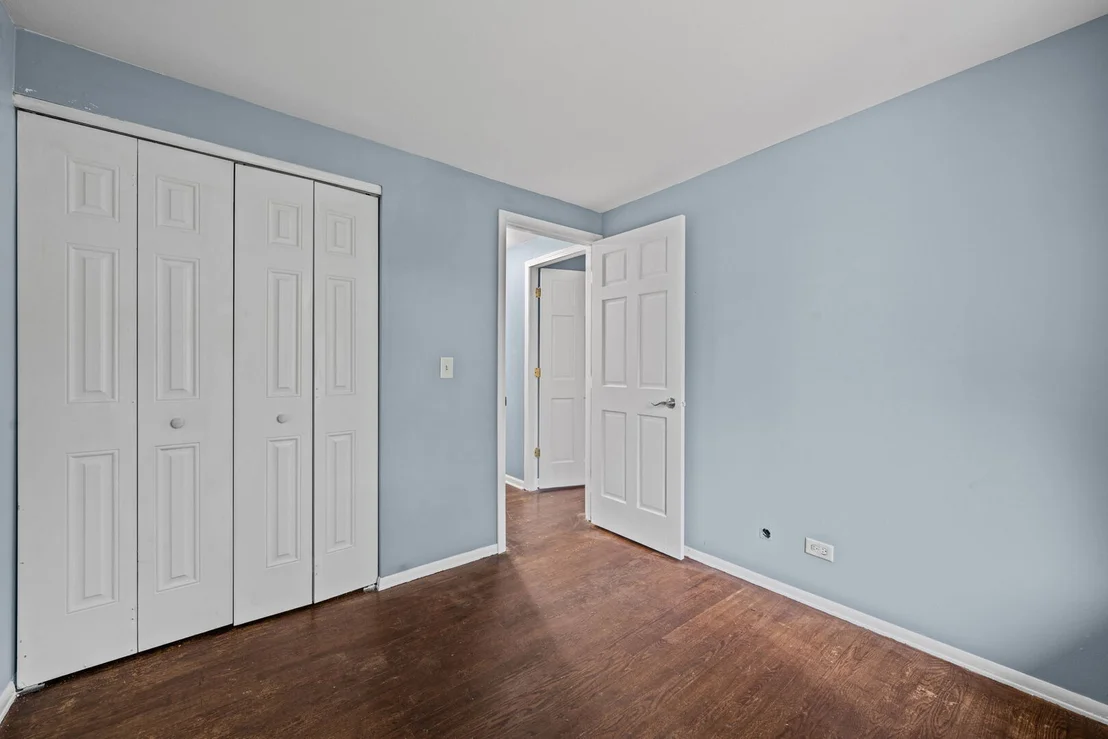Photo of 933 Webster Lane