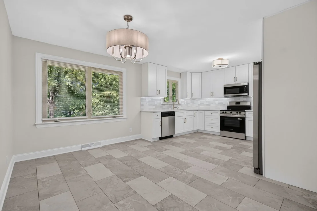 Photo of 319 Parkshore Drive