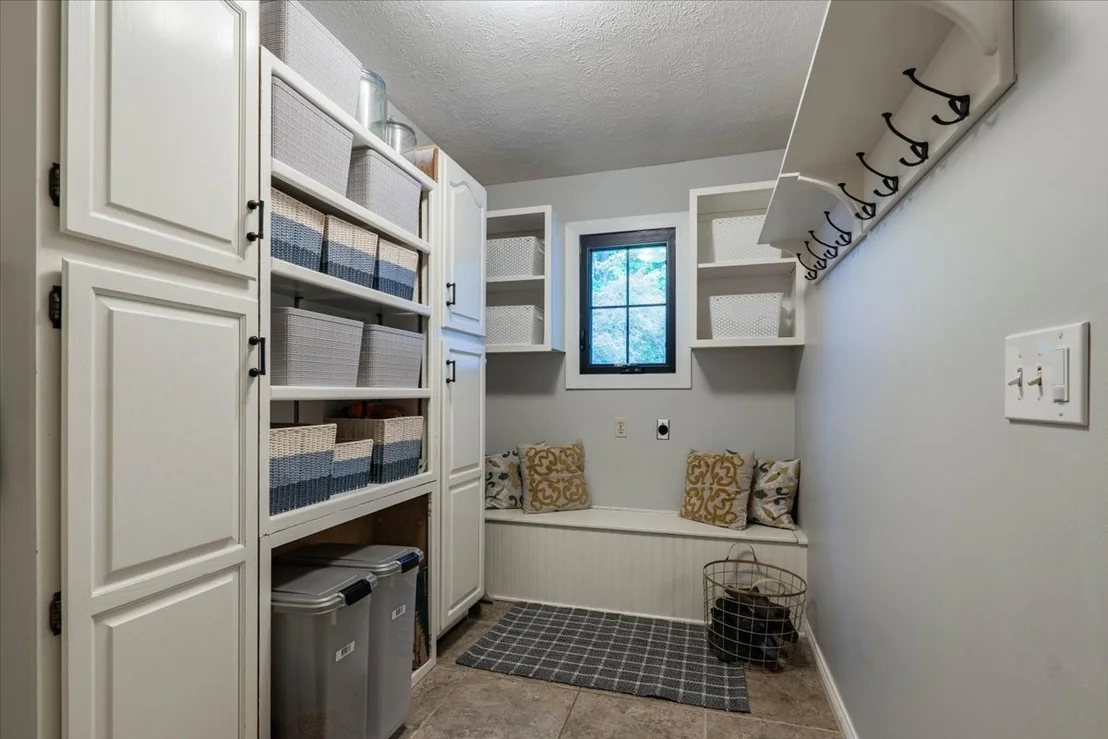 Photo of 2202 Hedgewood Drive