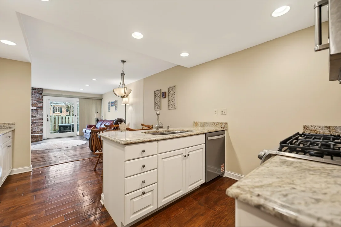 Photo of 1122 Creekside Drive