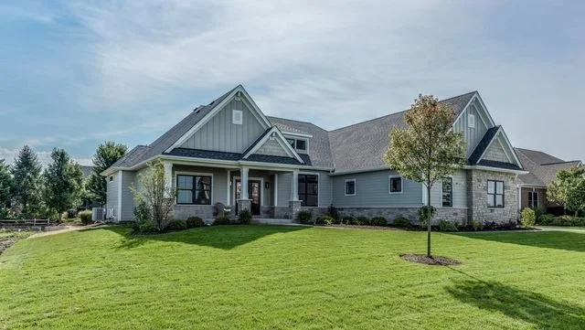 Photo of 861 Claridge Drive
