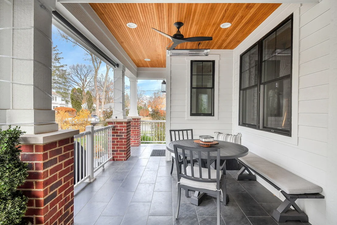 Photo of 618 N Wheaton Avenue