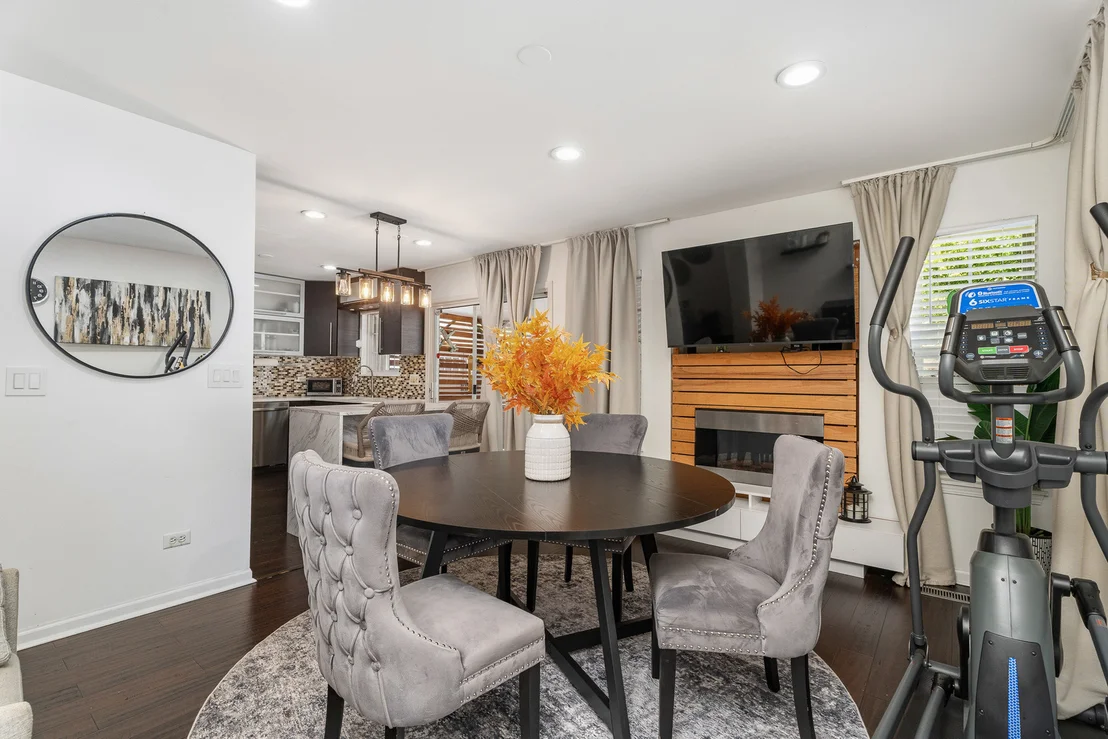 Photo of 568 Cambridge Drive