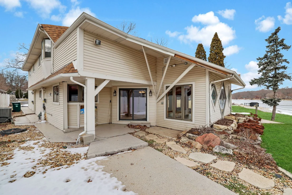 Photo of 6N263 River Drive