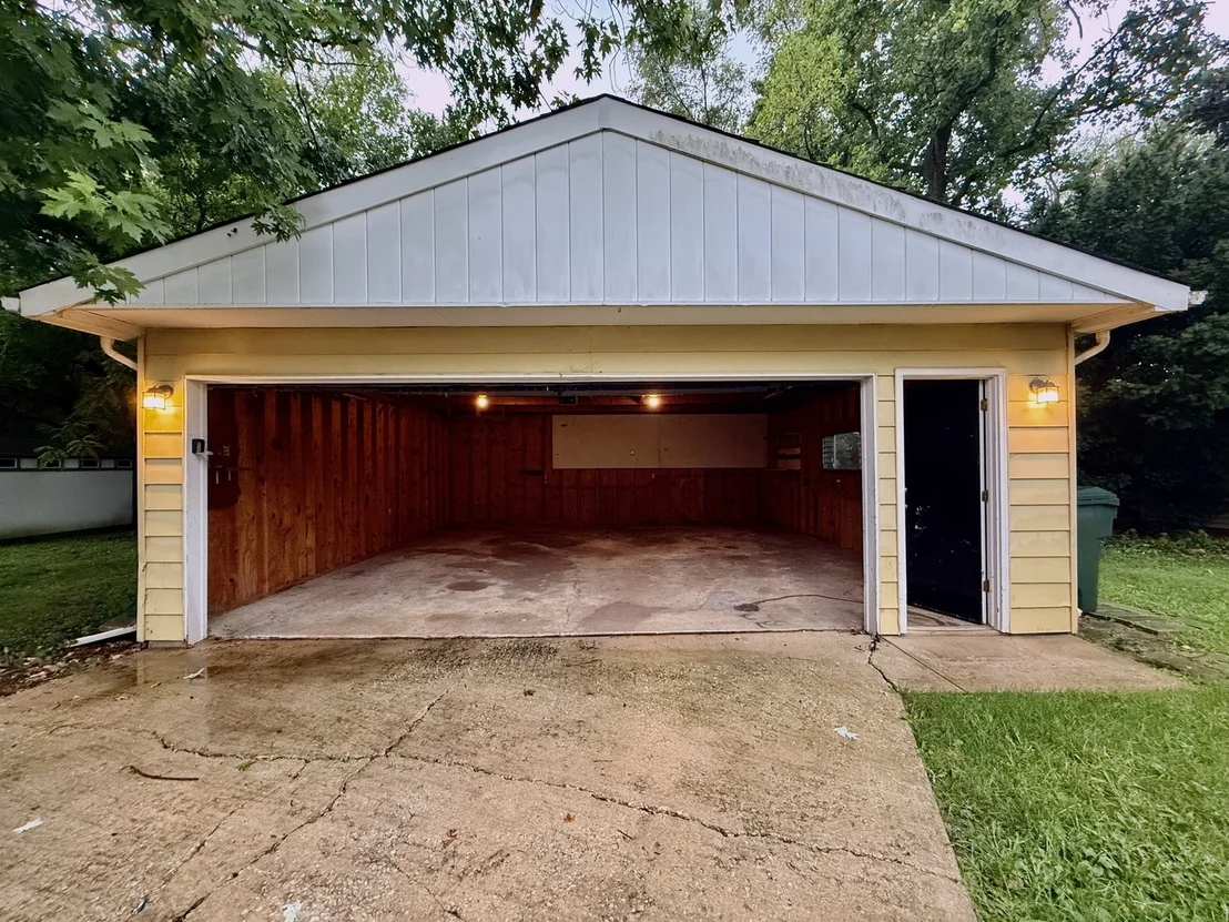 Photo of 1121 Olive Road